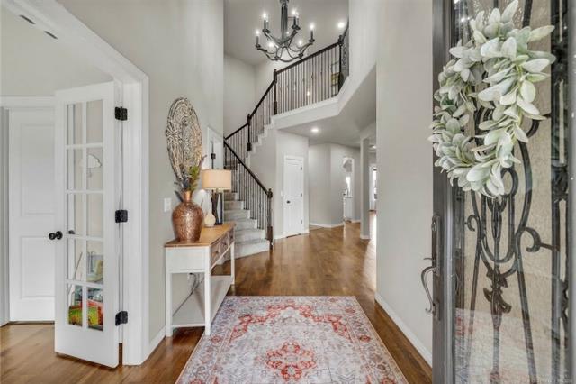Sold by Ali: foyer