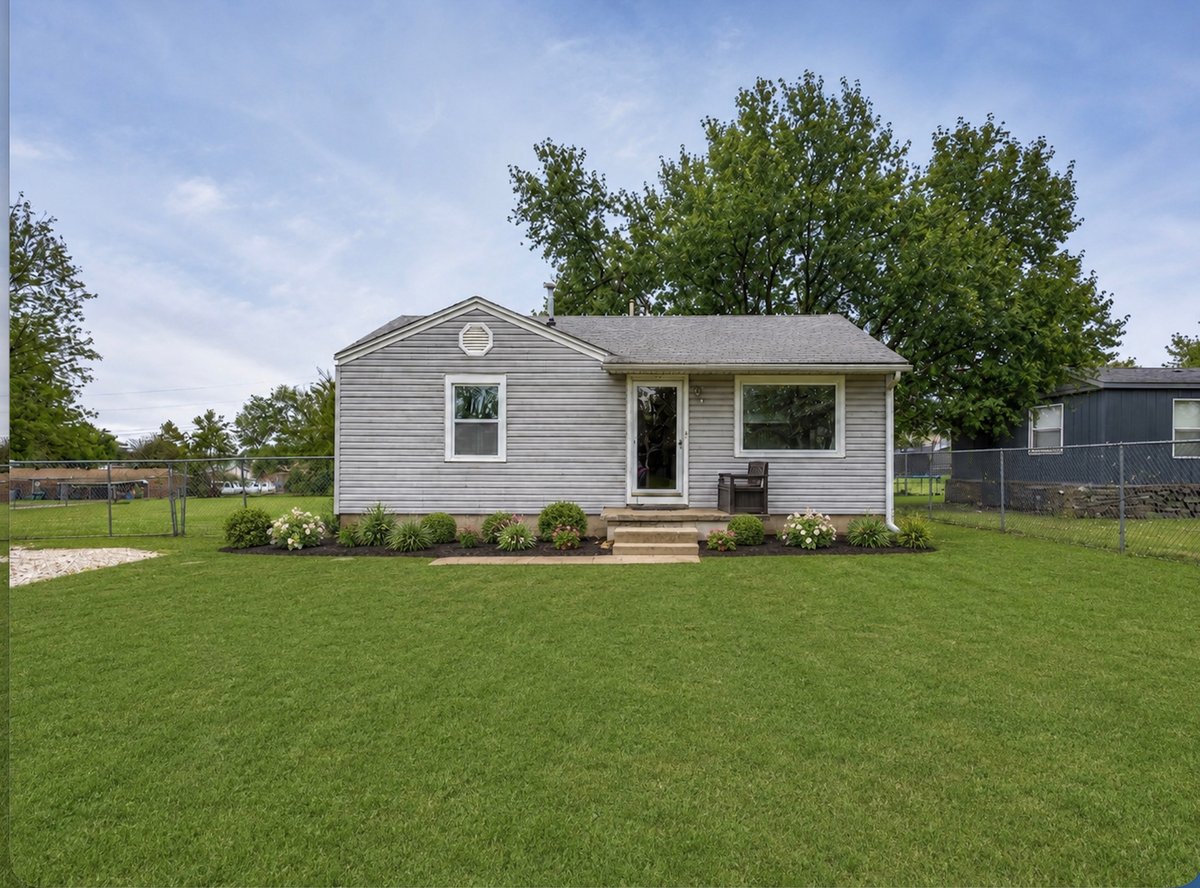 Pending: refreshed cottage with new landscaping
